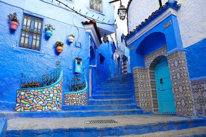 rue-dans-chefchaouen-maroc